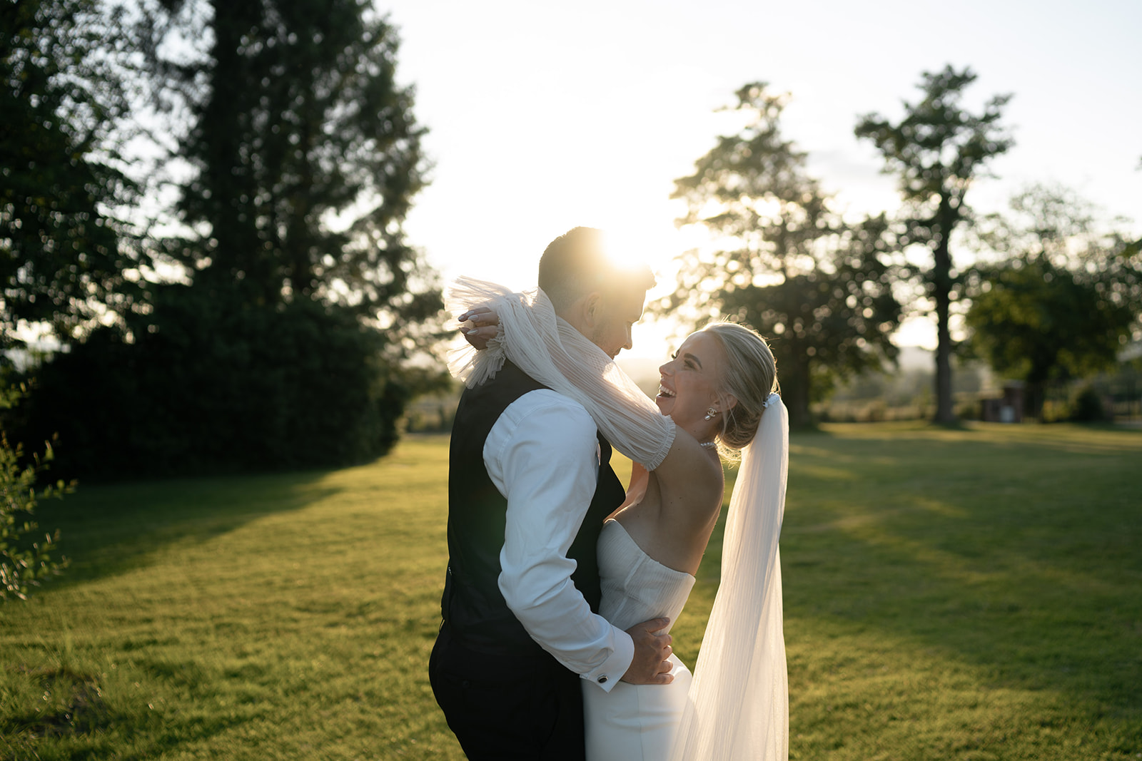 Scarlett &amp; Christy, Sant Ffraed House